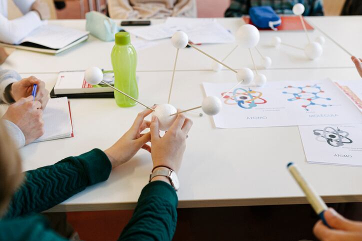 AI, paper bottles and lightweighting: The latest developments from next-gen packaging projects